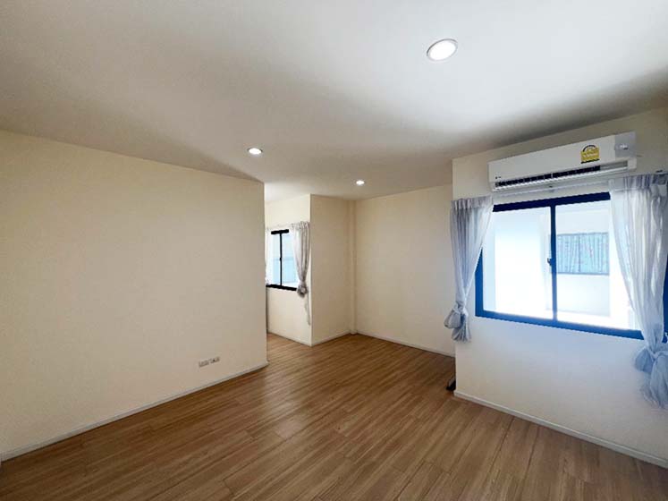 House with Shared Pool in Rama 9 